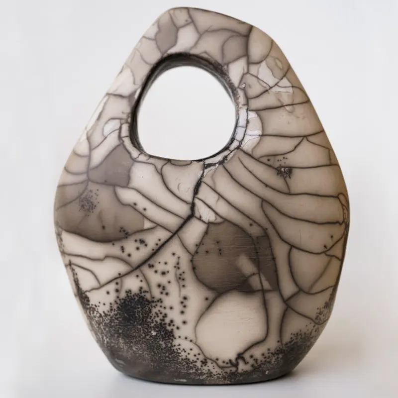 Pieza artesanal decorativa tierra